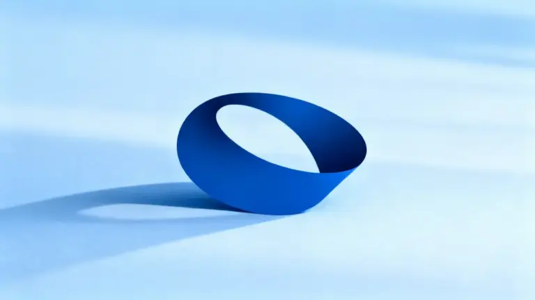 Un oggetto astratto di colore blu su sfondo chiaro